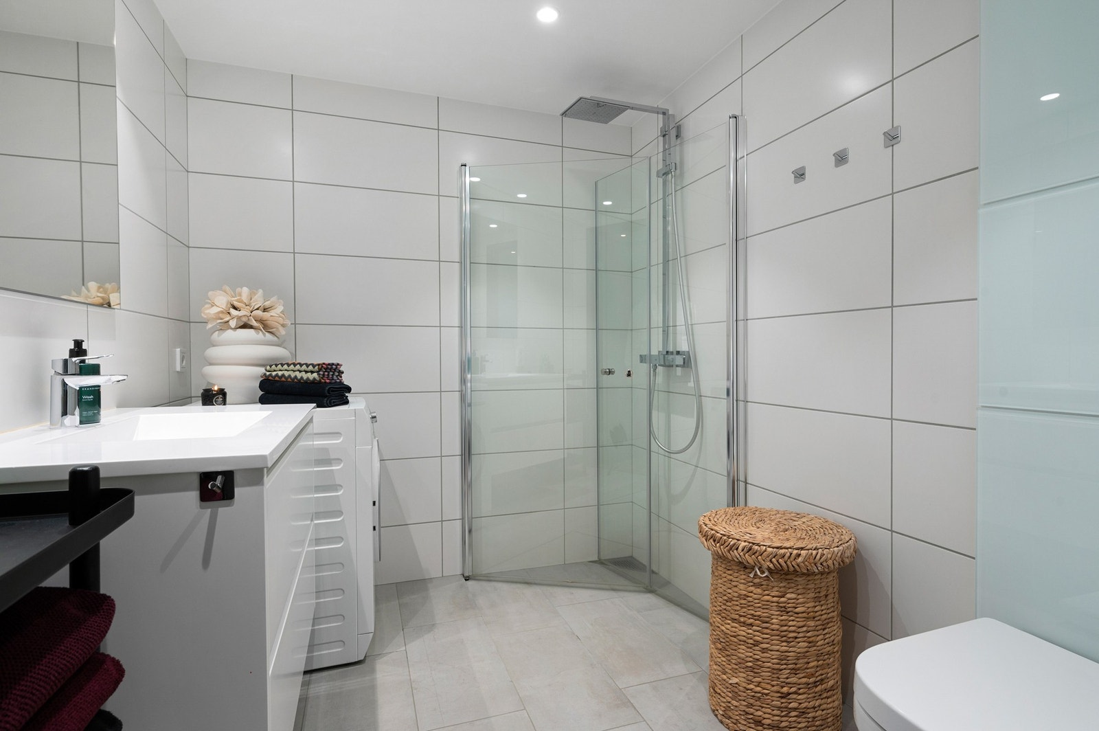 Tilstandsgrad 0 er gitt av takstmann, på både baderom og kjøkken. Galleribilde