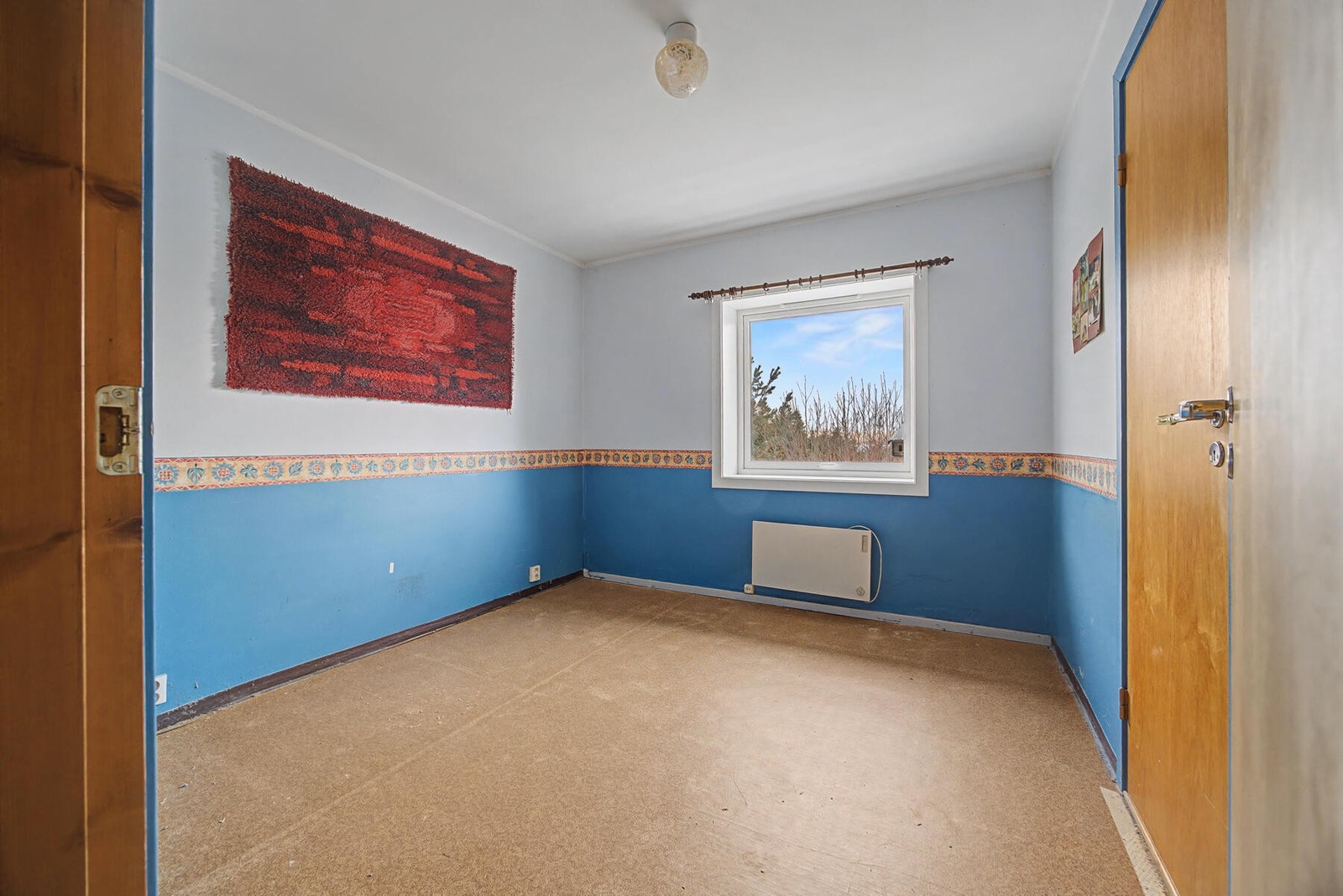 Soverom - ca 8 kvm. Videre adkomst inn til bod/kott på ca 4 kvm. Galleribilde