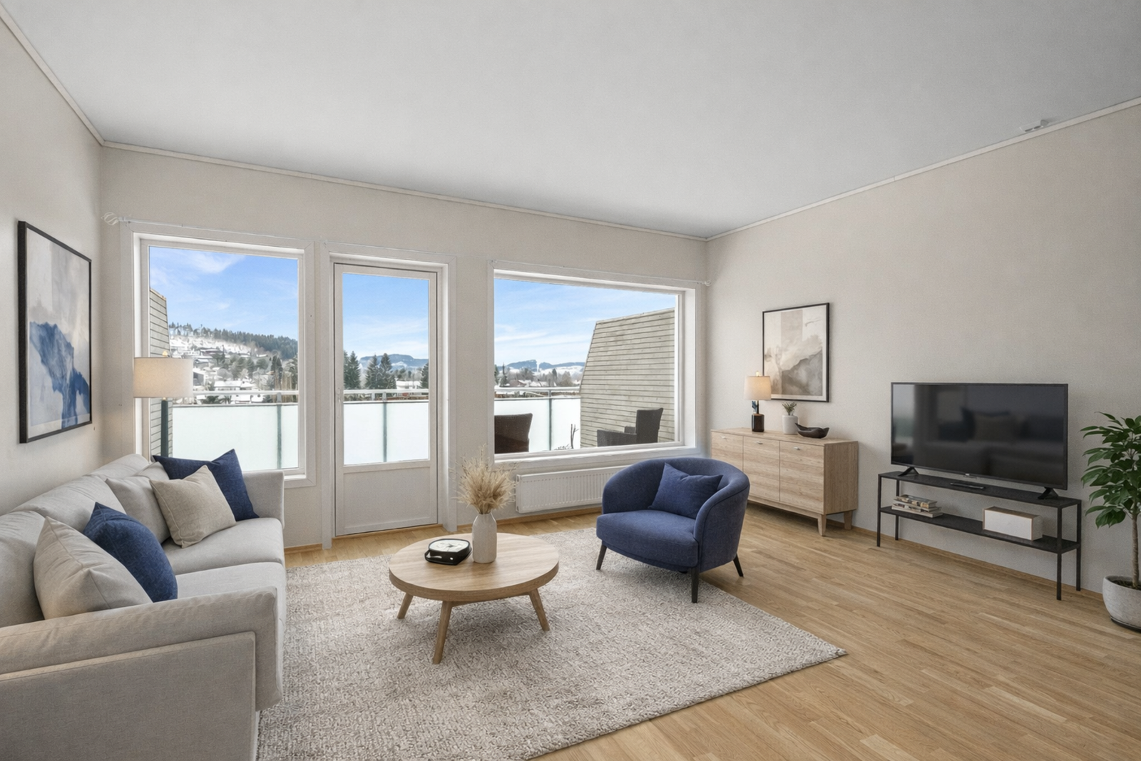 Velkommen til en stor 2-roms toppleilighet fra 2016 midt i Klæbu sentrum. (Bildet er virtuelt møblert for å illustrere møbleringsmuligheter.) Galleribilde