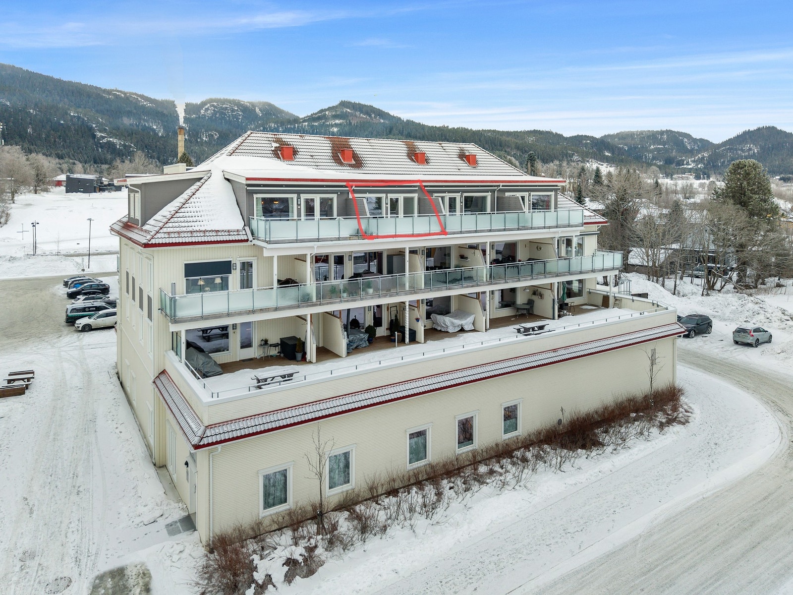 Leiligheten har en flott beliggenhet i toppetasjen med heis og parkeringskjeller Galleribilde