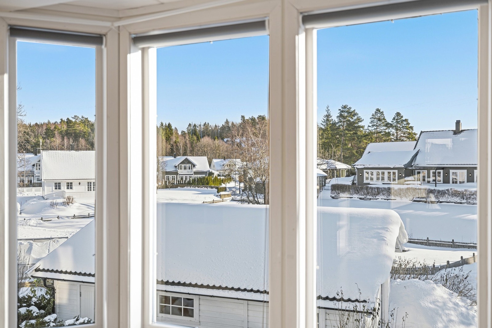 Boligen ligger høyt og fritt. Galleribilde
