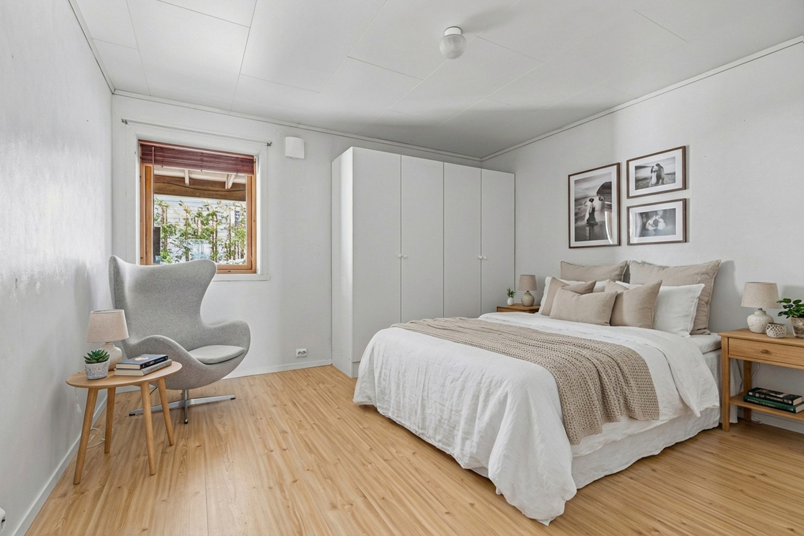 Soverom 1. Garderobe medfølger. Galleribilde