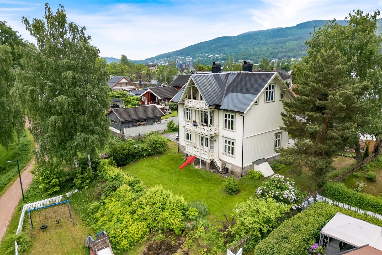 Velkommen til Øvre Eikervei 40. Galleribilde