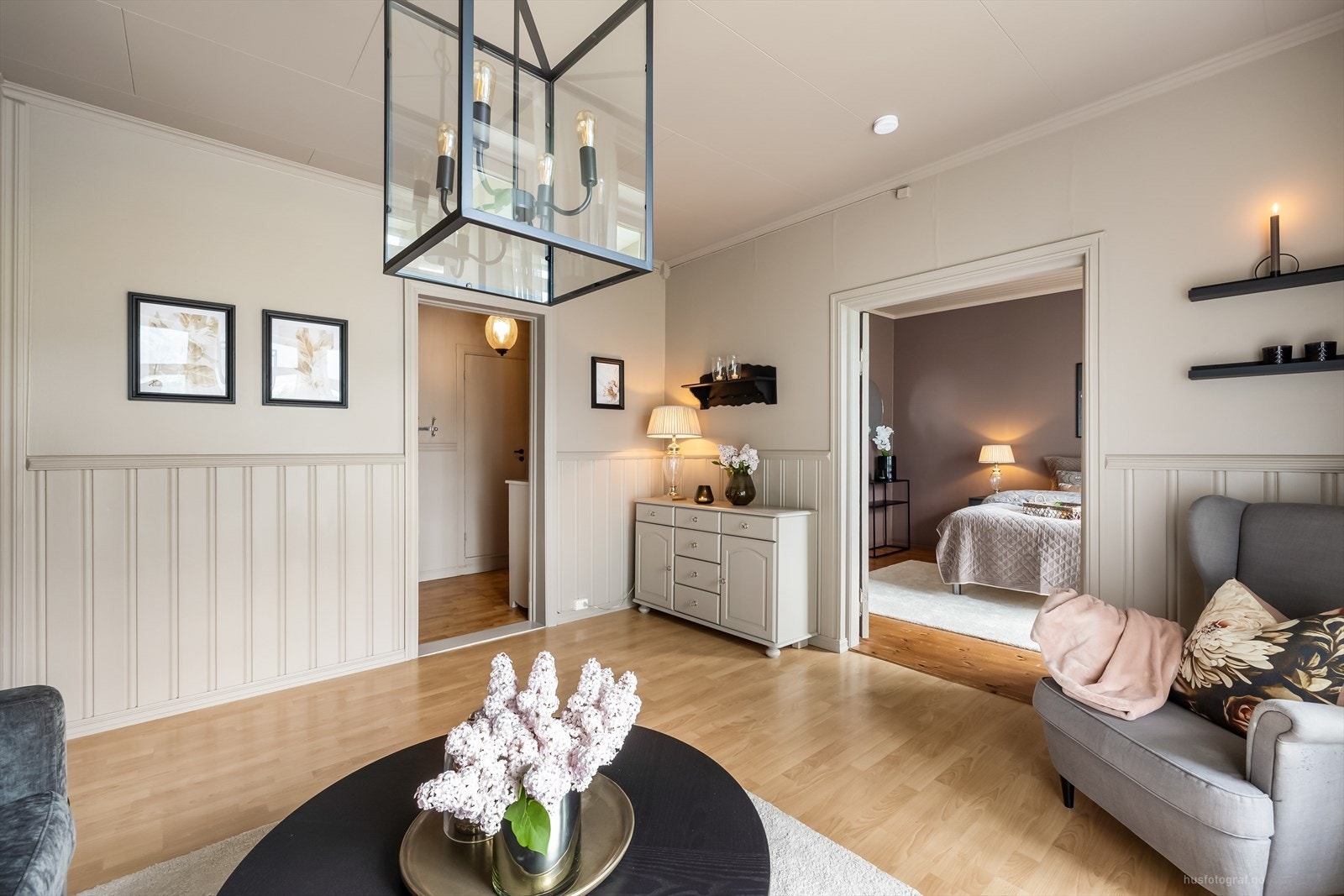 Stue mot gang og soverom. Galleribilde