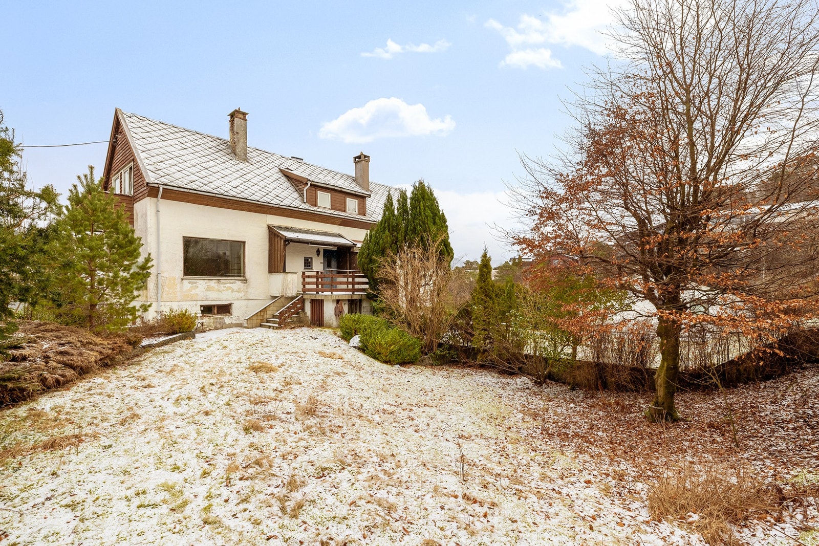 Furulien 40 presenteres av Mekleriet eiendomsmegling ved Eivind Kalve og Nicolay Brusegard. Galleribilde