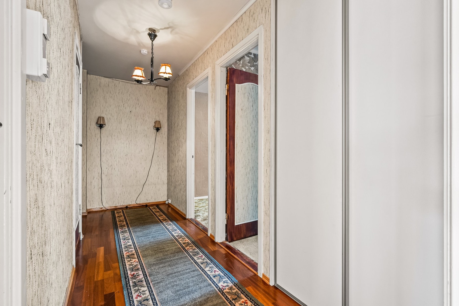 Via en romslig gang tar vi turen videre inn på badet. Galleribilde