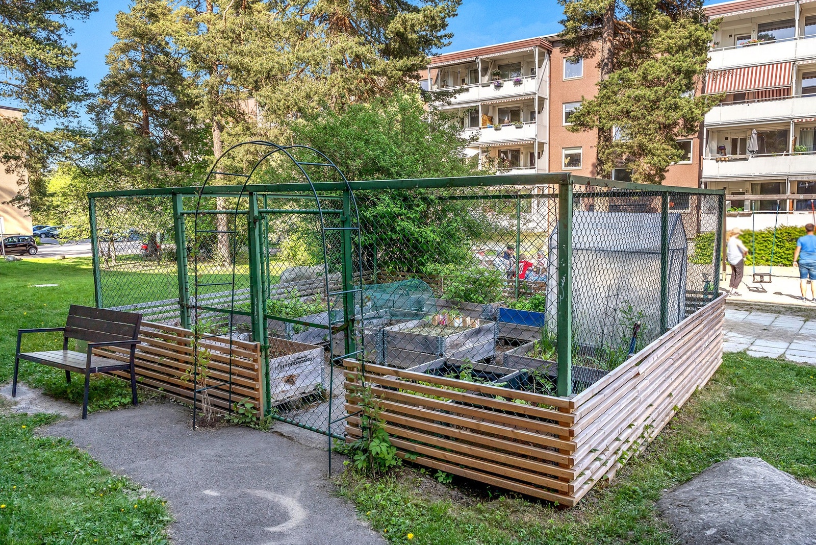 Borettslaget har parsell-hage som beboere kan benytte seg av. Galleribilde