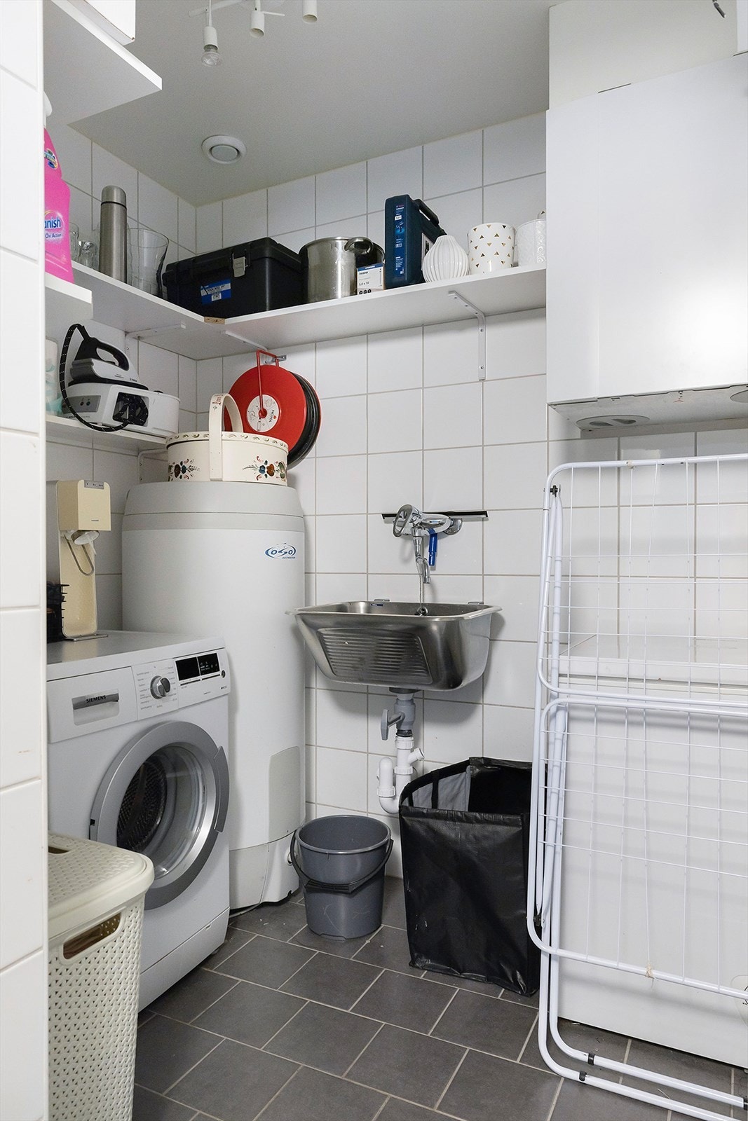På vaskerommet er det opplegg for vaskemaskin og tørketrommel. Galleribilde