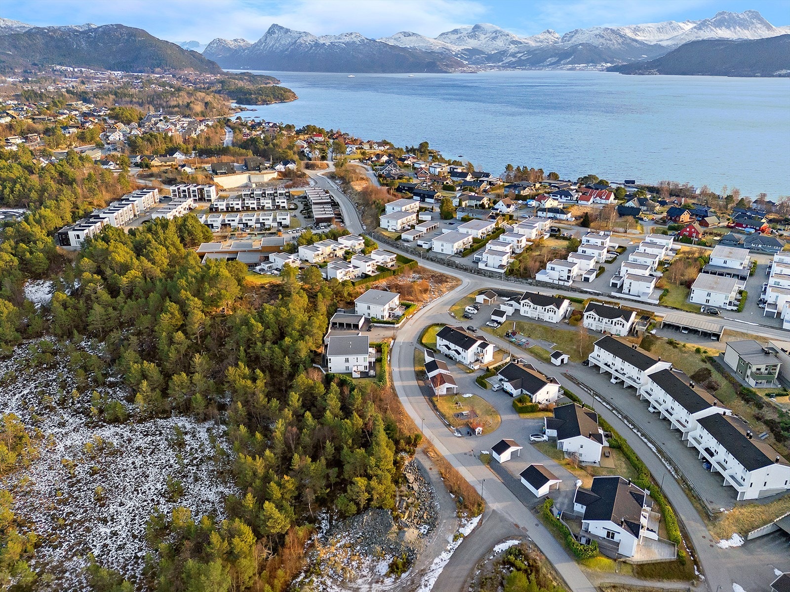 Flisnes er kjent for å være et rolig område med svært god trivsel. Galleribilde