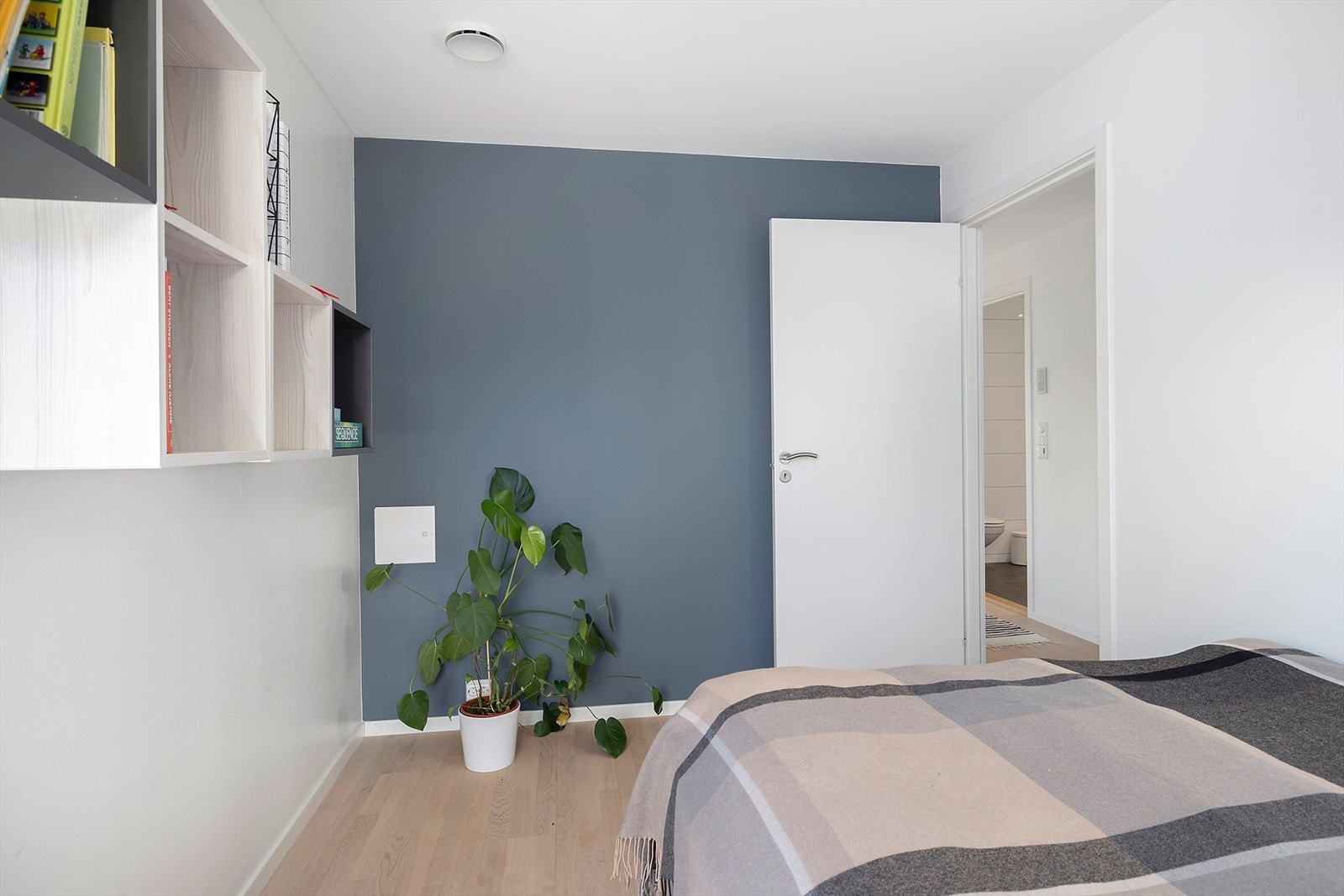 Det andre soverommet er av tilsvarende størrelse. Galleribilde