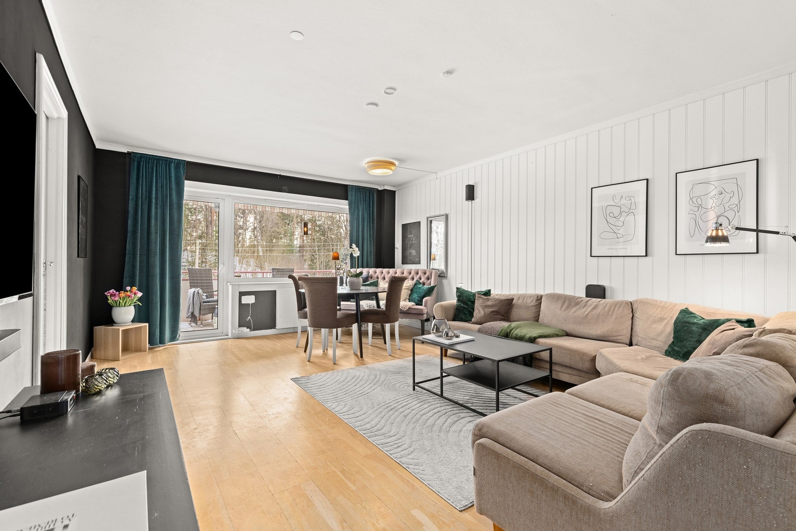 Eiendomsmegler Krogsveen v/Christian Blenne Lien ønsker velkommen til Fjellsvingen 10! Galleribilde