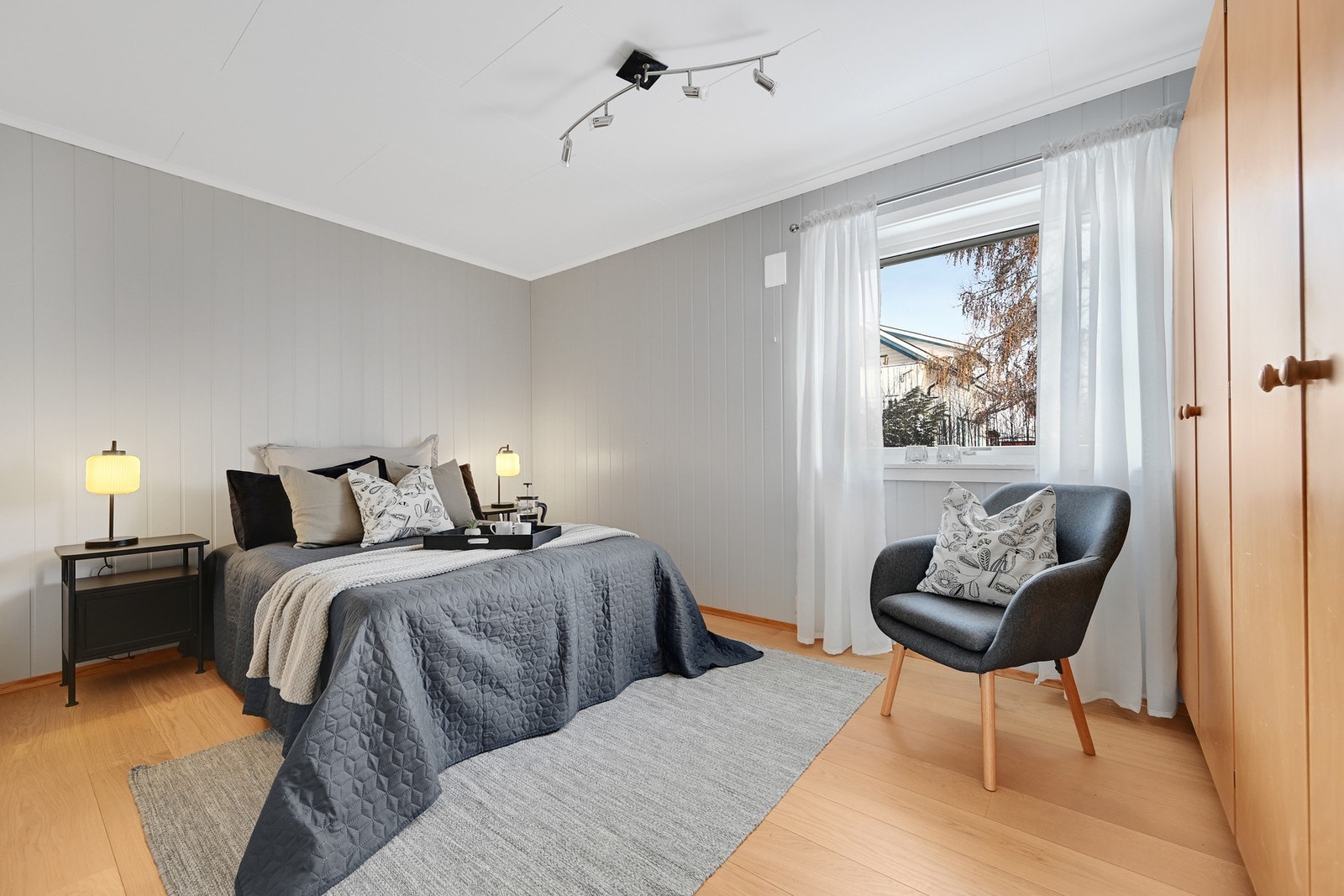 Det er 3 soverom i denne etasjen Galleribilde