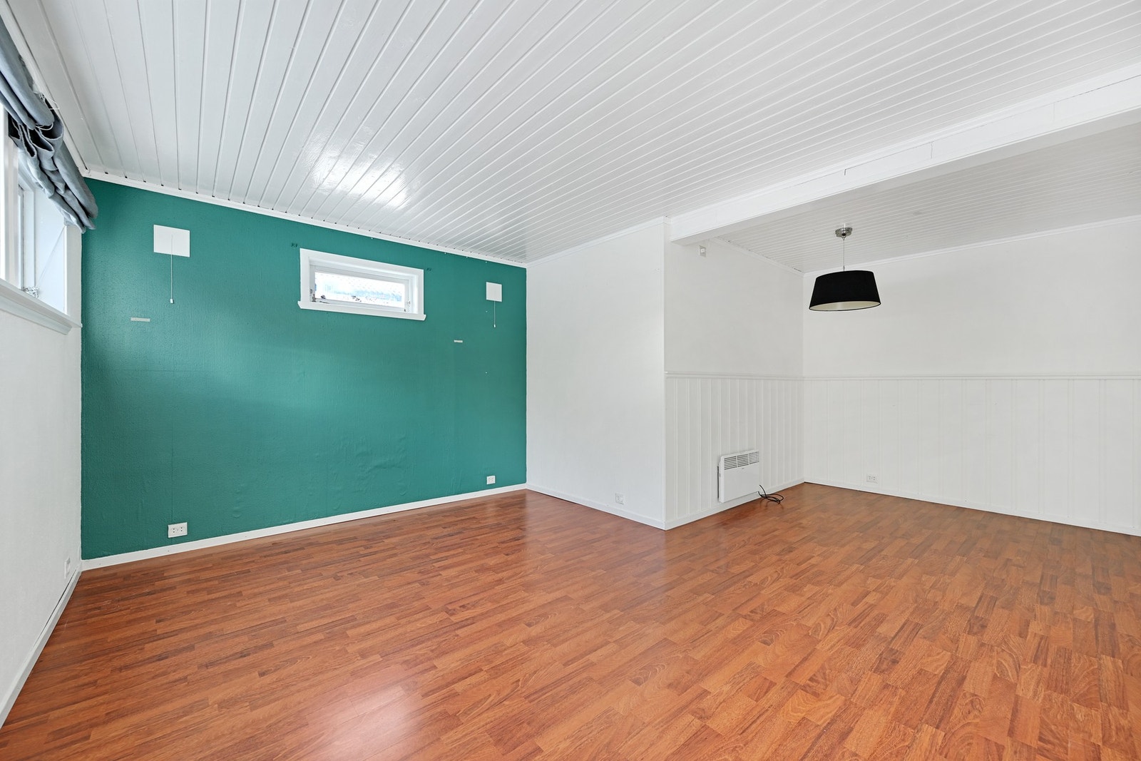 Meget romslig kjellerstue i denne etasjen Galleribilde