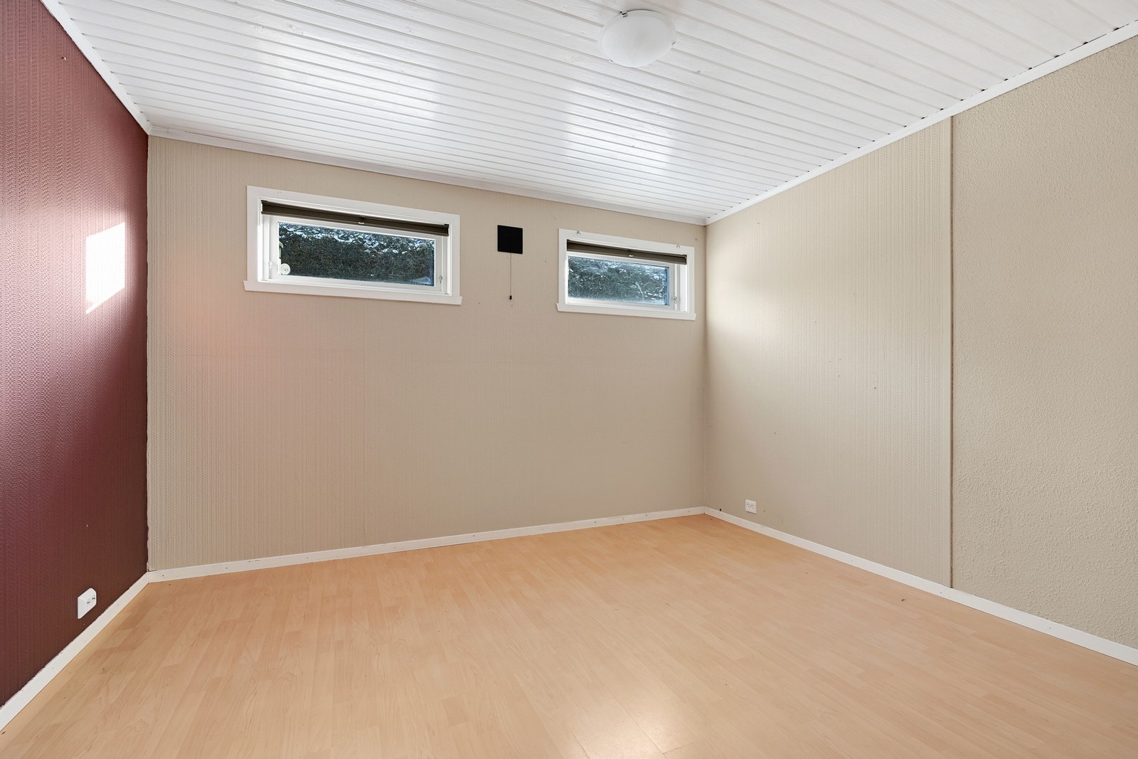 Dette rommet er tegnet inn som soverom, dog er ikke dette rømningsvinduer Galleribilde