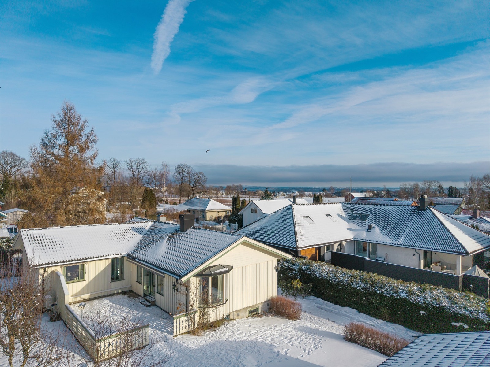 Koselig enebolig på romslig og flat tomt Galleribilde