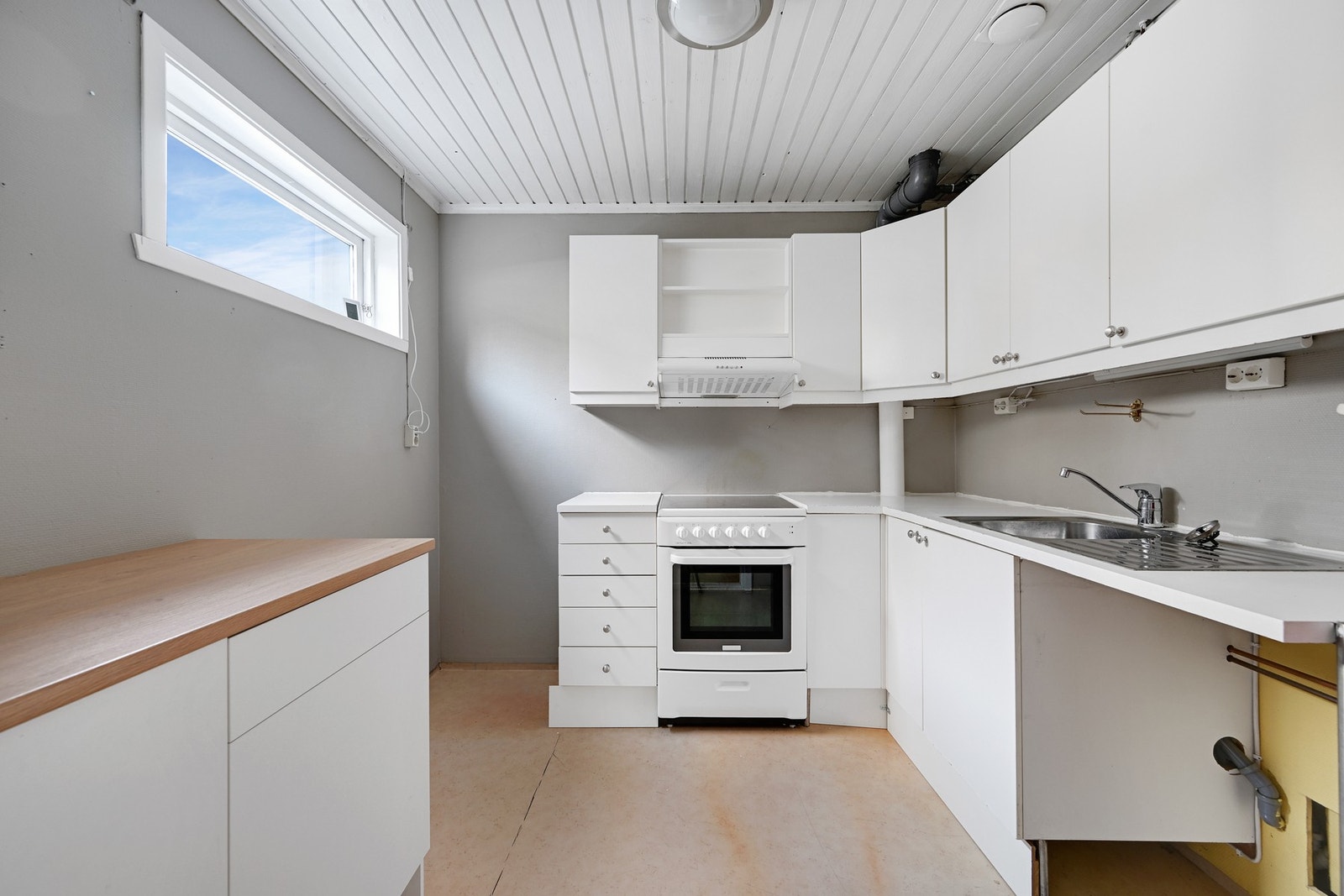 Her er det satt inn kjøkkeninnredning (dog ikke søkt bruksendret) Galleribilde