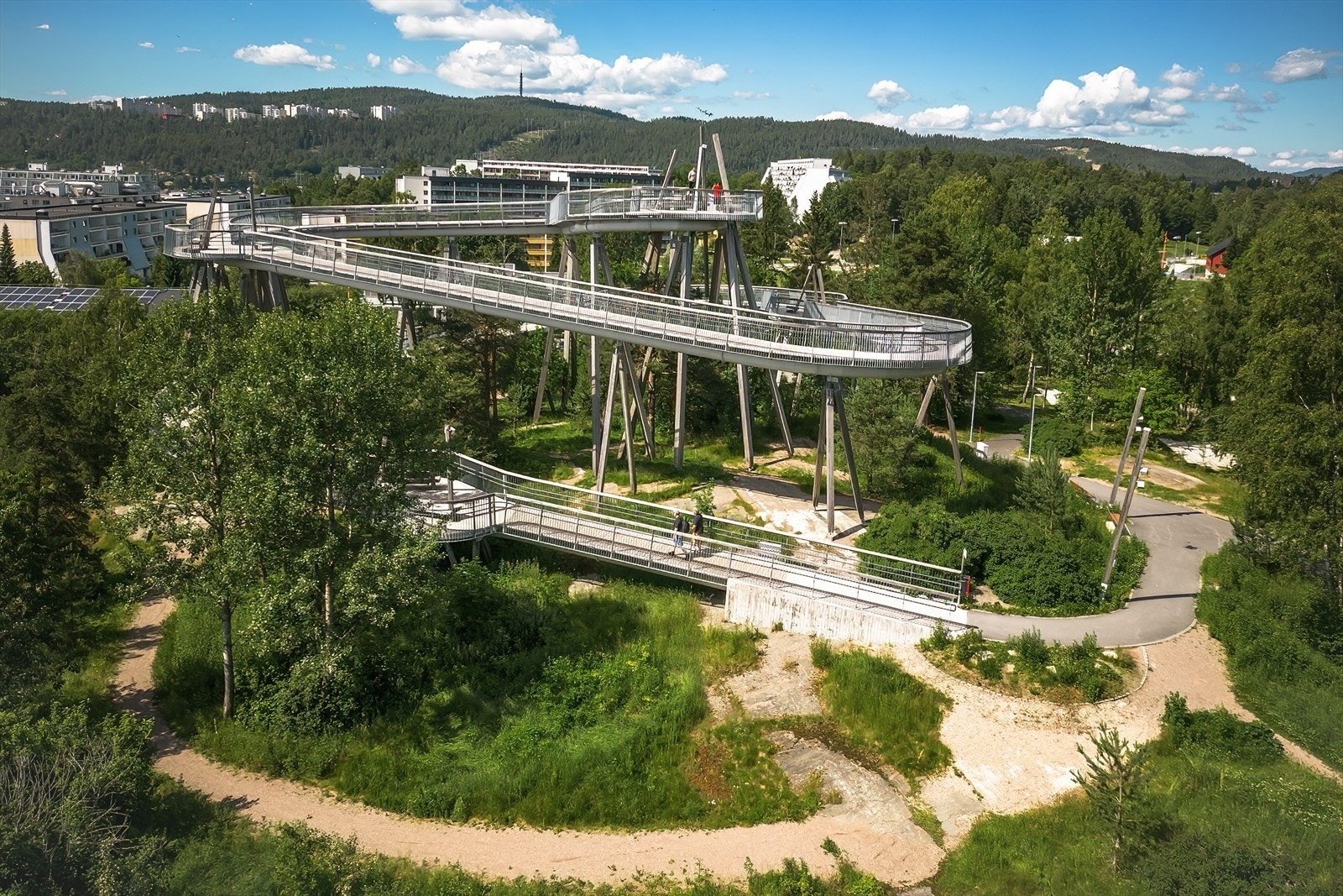 Gangavstand til Stovnertårnet med gode utsiktsforhold. Galleribilde