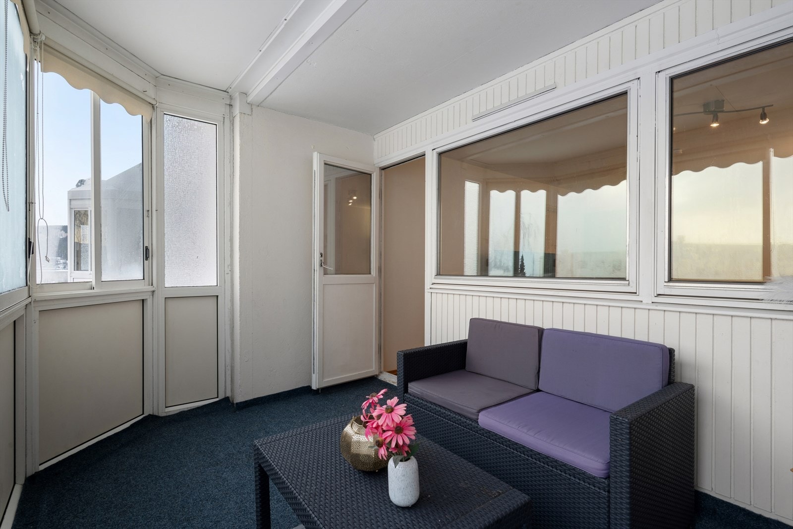 Fra stuen har du adkomst til en koselig og nord-vestvendt på 9 m² som har gode solforhold og fint utsyn. Galleribilde