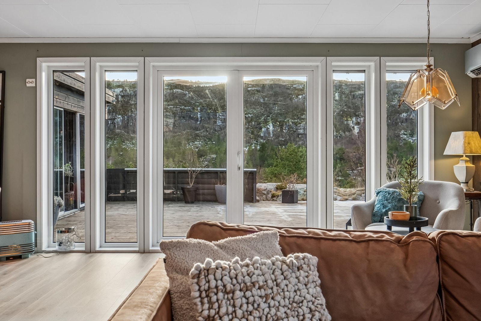 Praktisk adkomst til terrasse og vinterhage Galleribilde