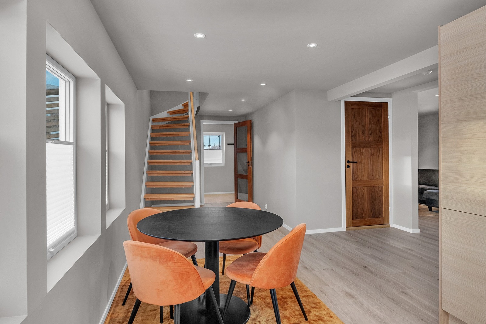 Kjøkken har også spotbelysning i tak Galleribilde