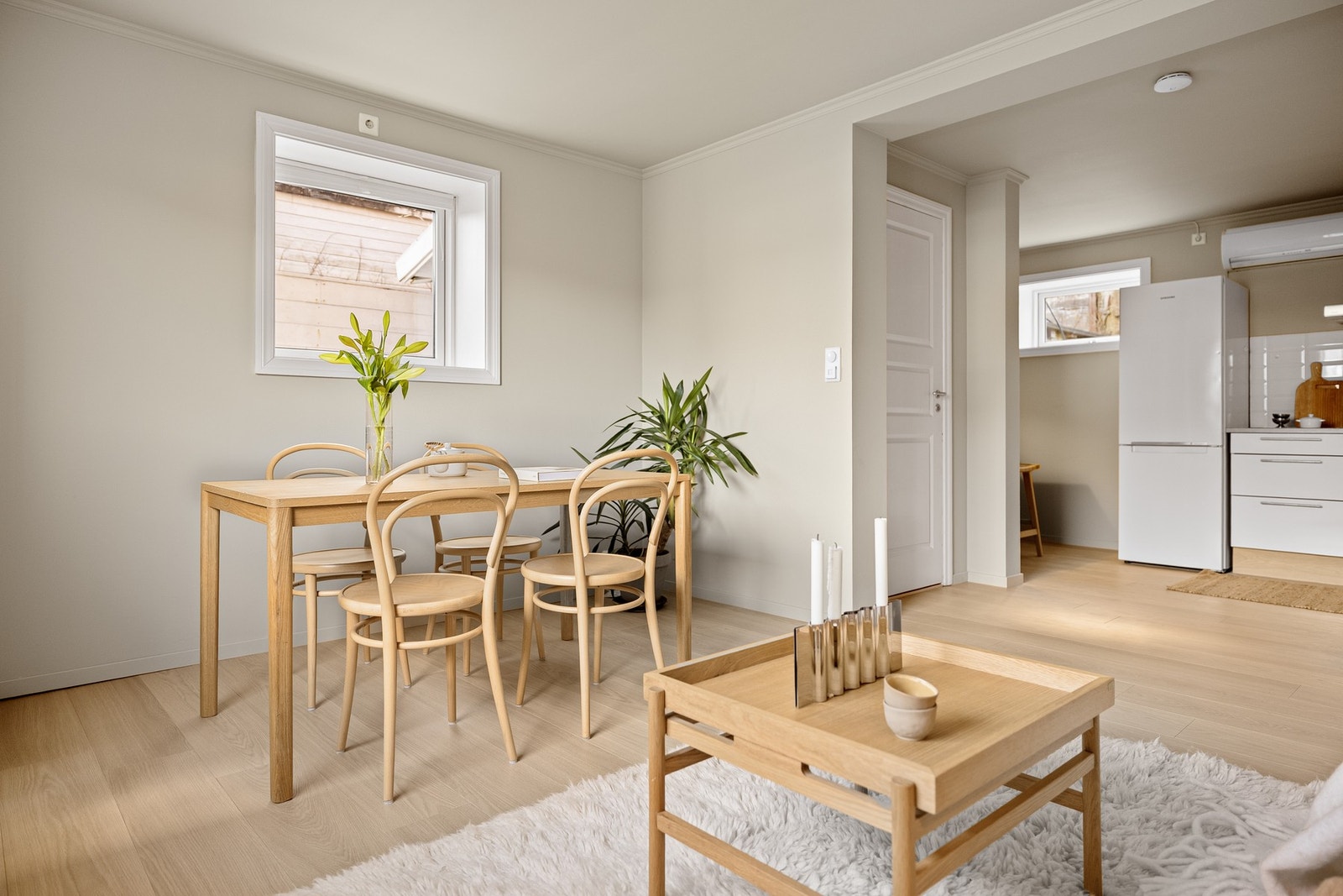 Det er montert varmepumpe som sørger for en behagelig innetemperatur. Galleribilde