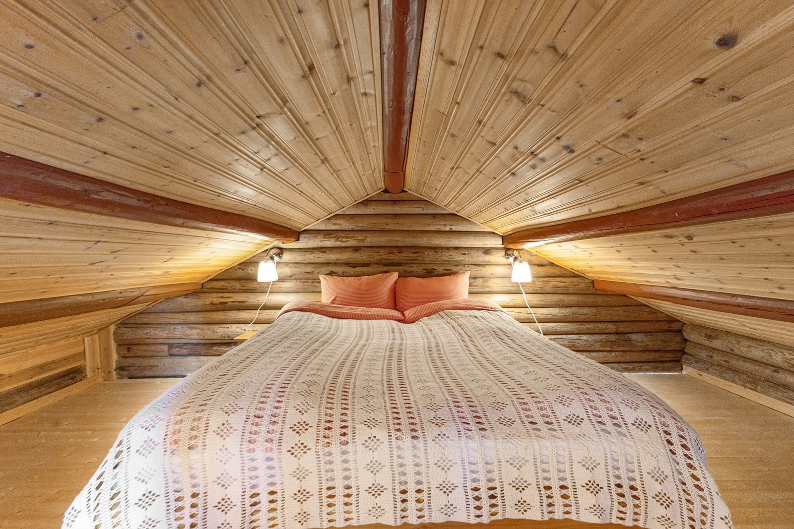 Her er det satt inn en dobbeltseng. Galleribilde