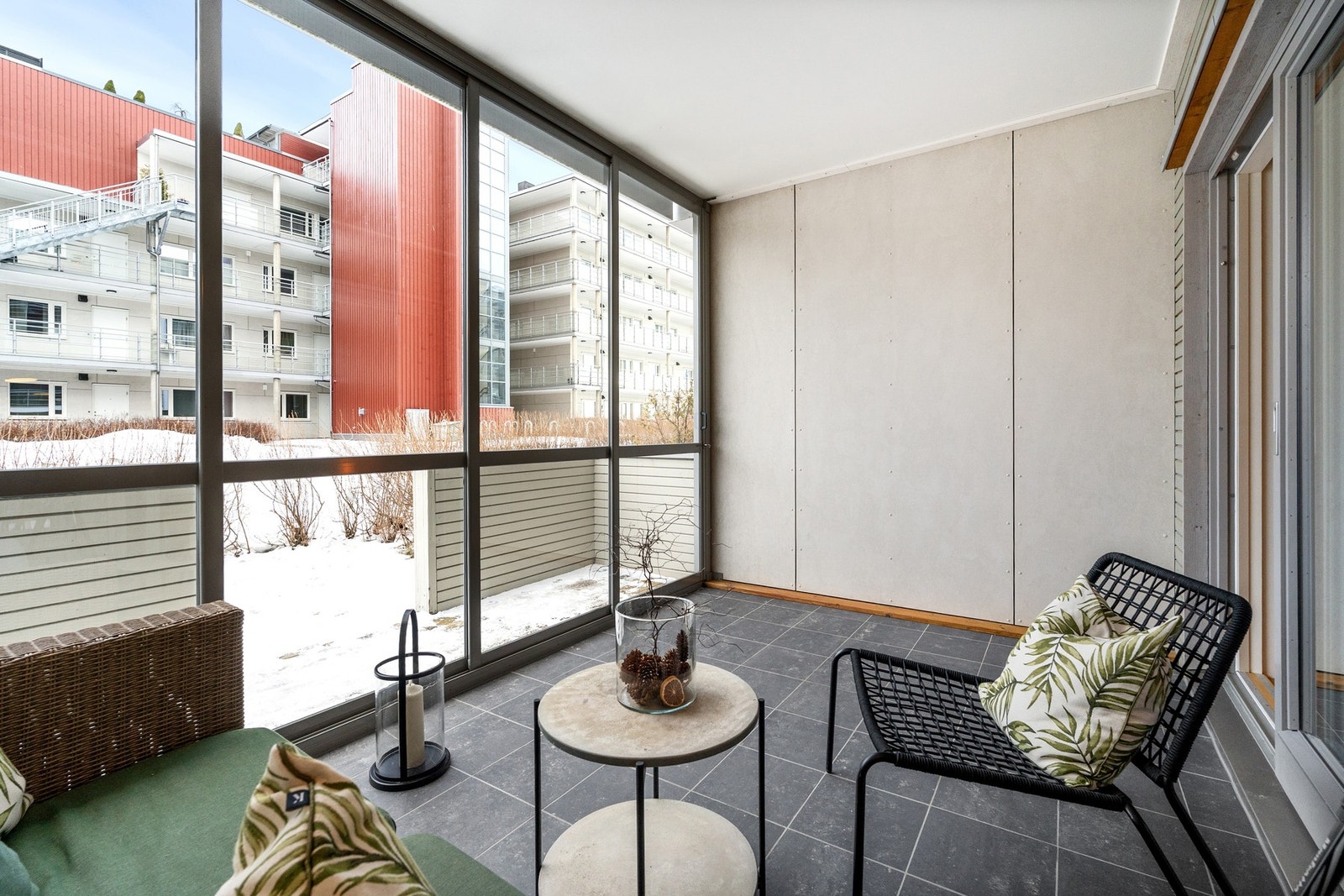 Dører som kan åpnes helt for solinnslipp. Galleribilde