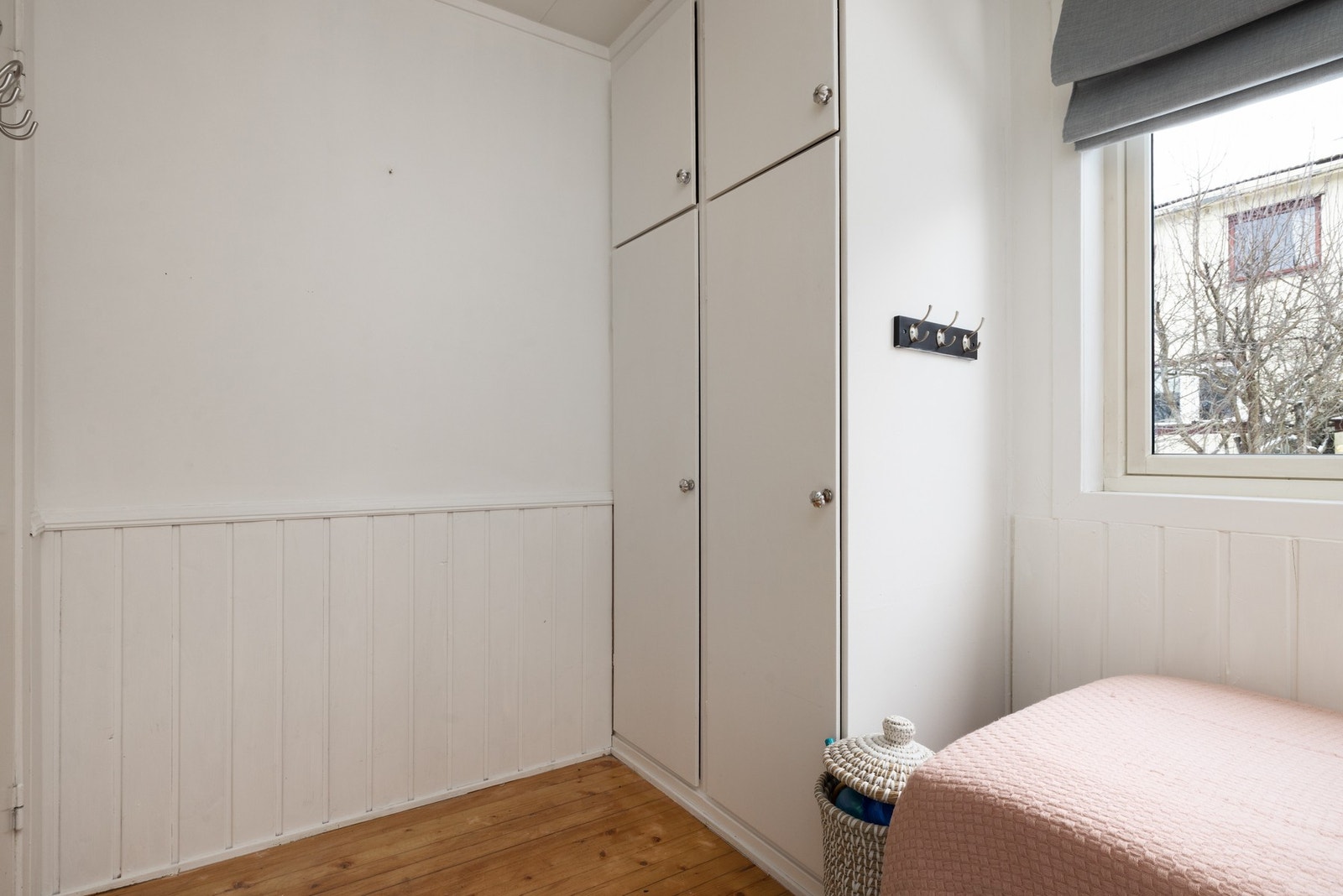 Plassbygd skap. Galleribilde