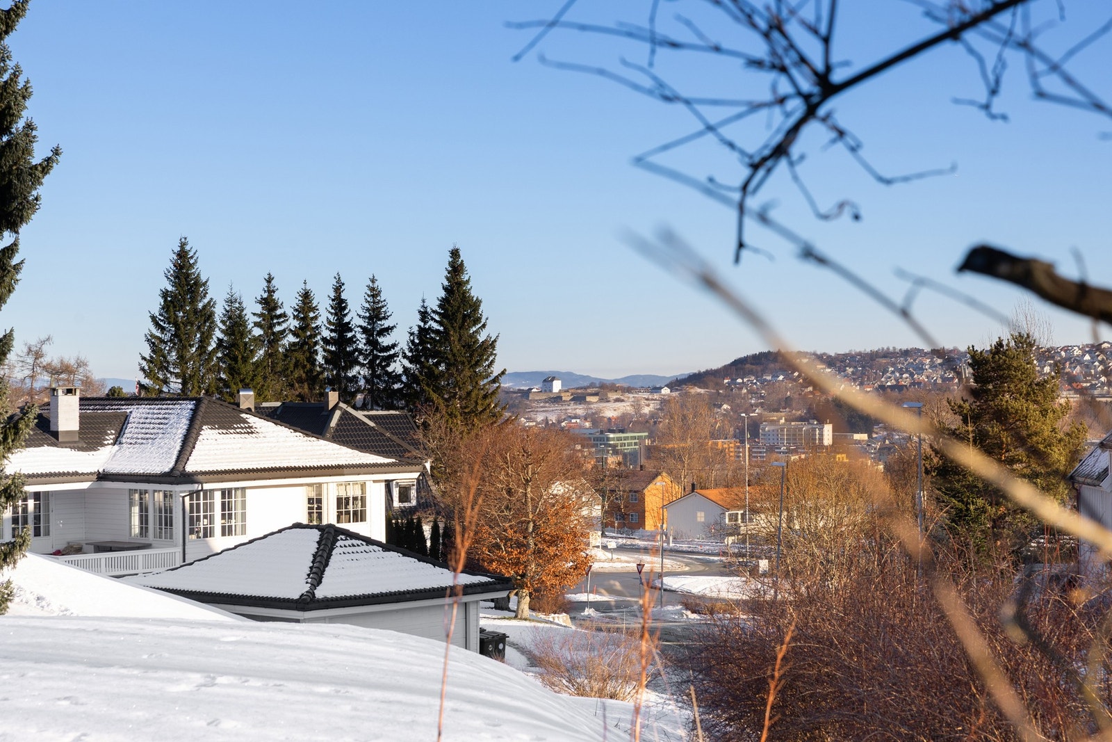 Flott utsikt mot byen. Galleribilde