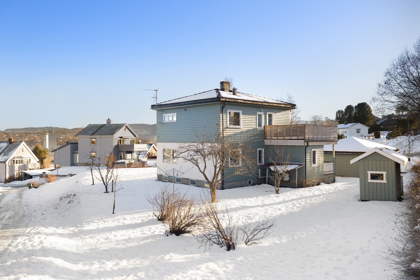 Velkommen til Havsteinbakken 9, presentert av EiendomsMegler 1 ved Ivar Lindrupsen. Galleribilde