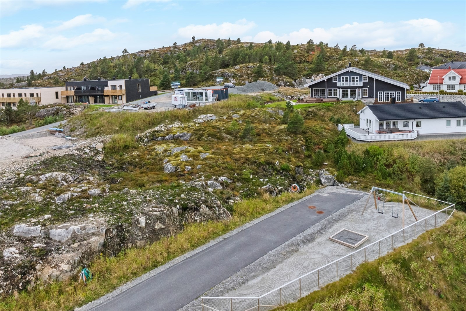 Ta kontakt med megler dersom du har spørsmål om eiendommen. Galleribilde