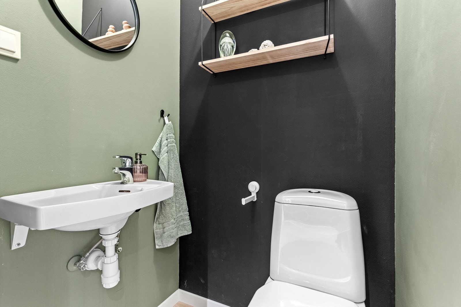 Ekstratoalett i hovudetasjen. Galleribilde