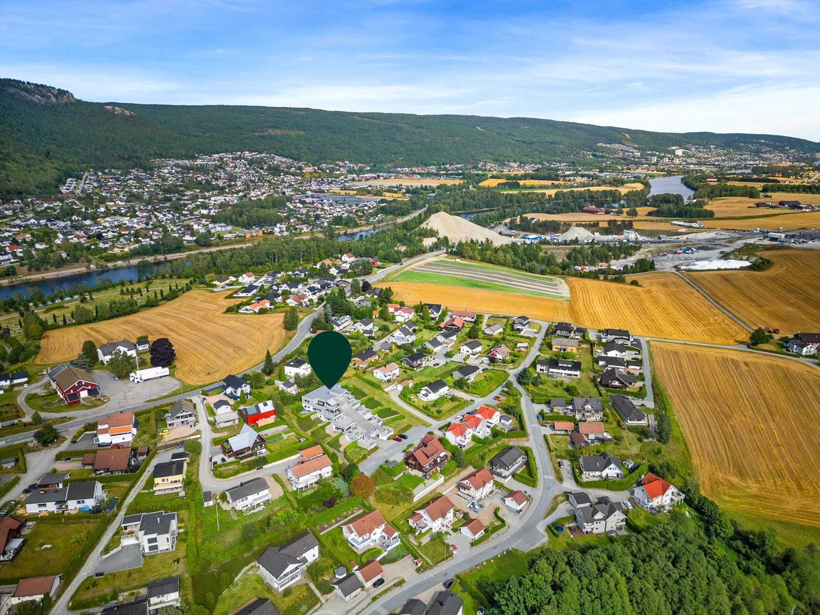 God bussforbindelse til Drammen, Hokksund og Oslo (Ryghkollen bussholdeplass) Galleribilde