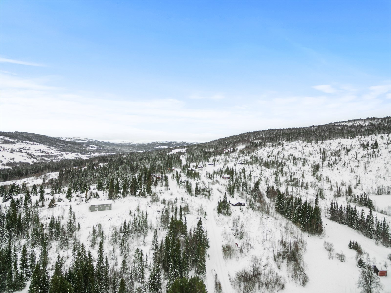 Ta kontakt med megler for mer informasjon om eiendommene! Galleribilde
