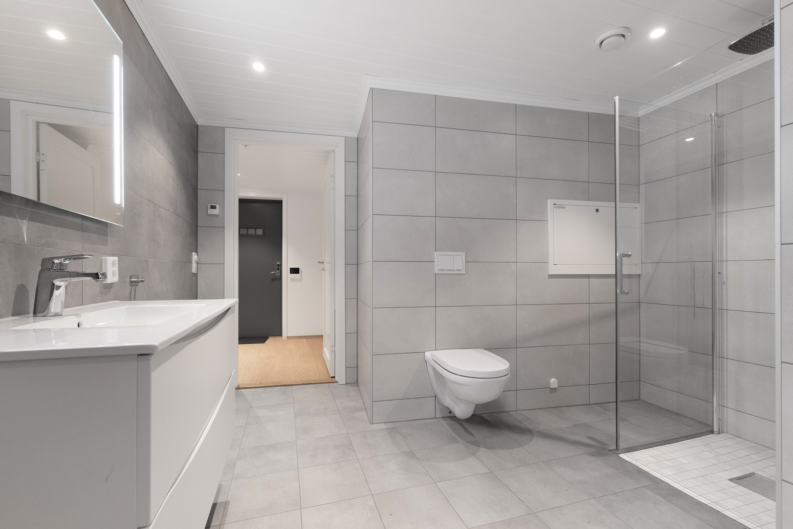 Gjennomgående baderom. Galleribilde