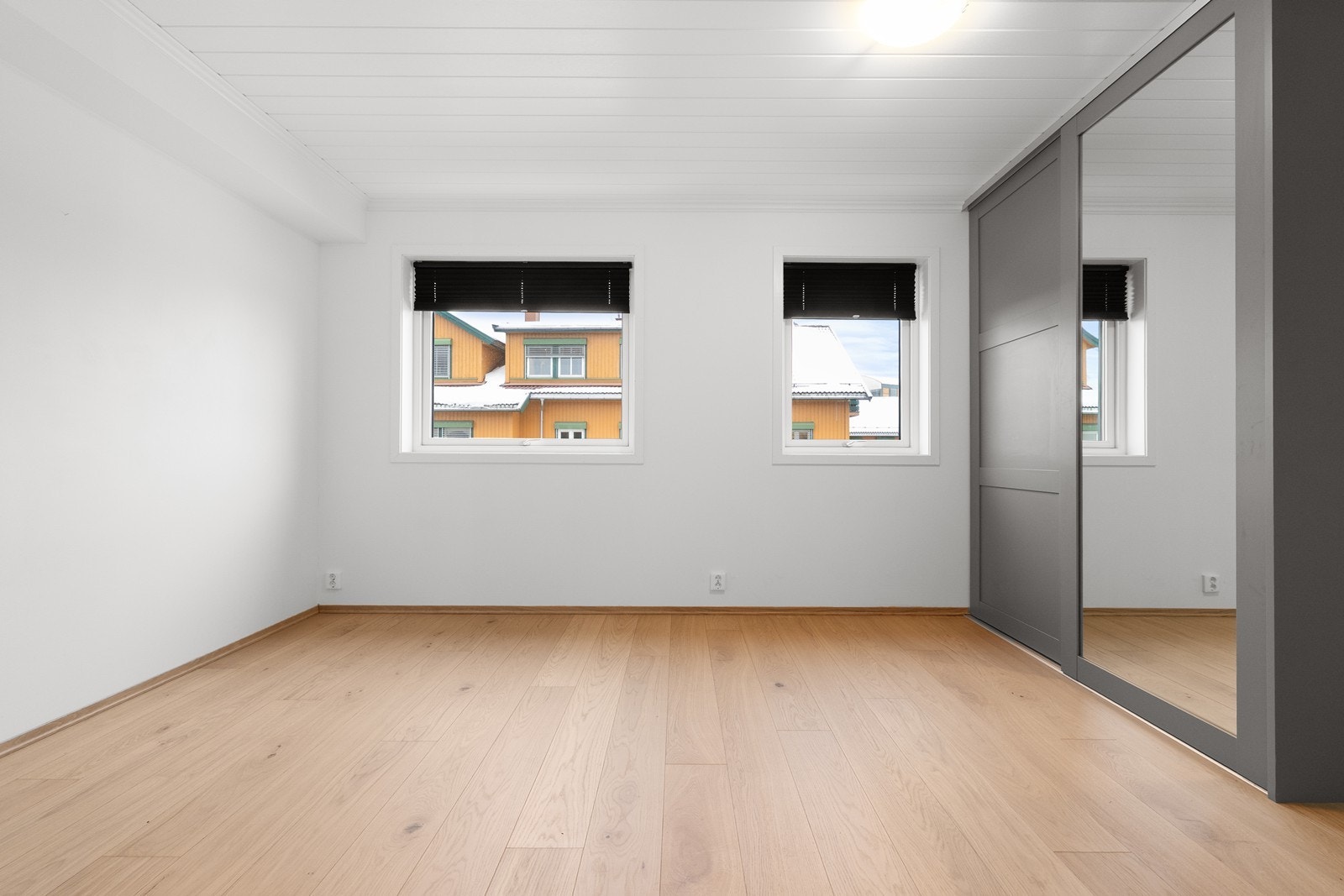 Hovedsoverommet har tilgang på mye naturlig lys. Galleribilde