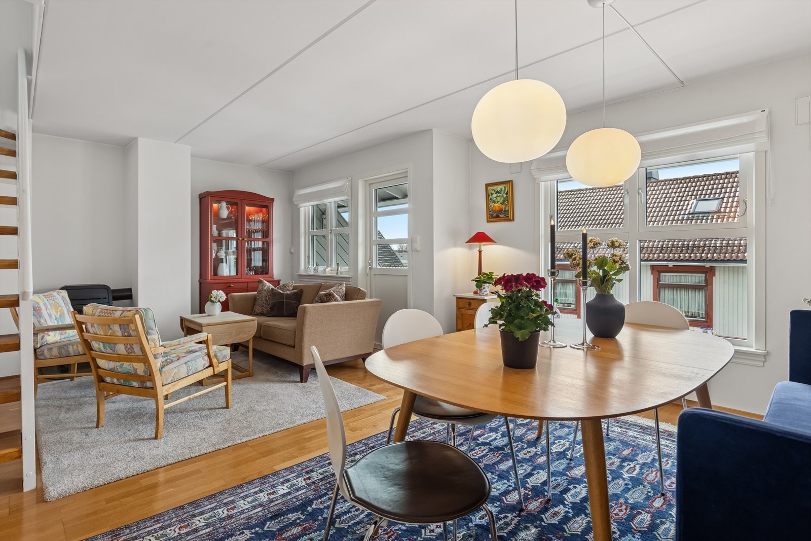 Leiligheten har en sentral og hyggelig beliggenhet med alt du trenger i nærheten. Galleribilde