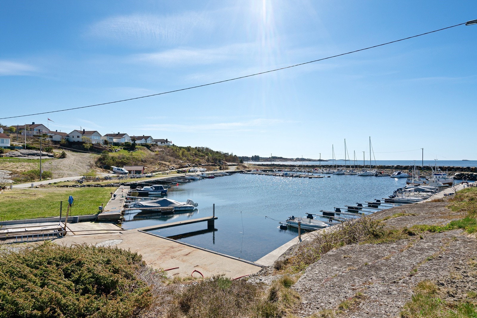 5 minutters gange til Goavika båtforening, der innbyggere i Viste hageby har fortrinnsrett til ledige plasser. Galleribilde