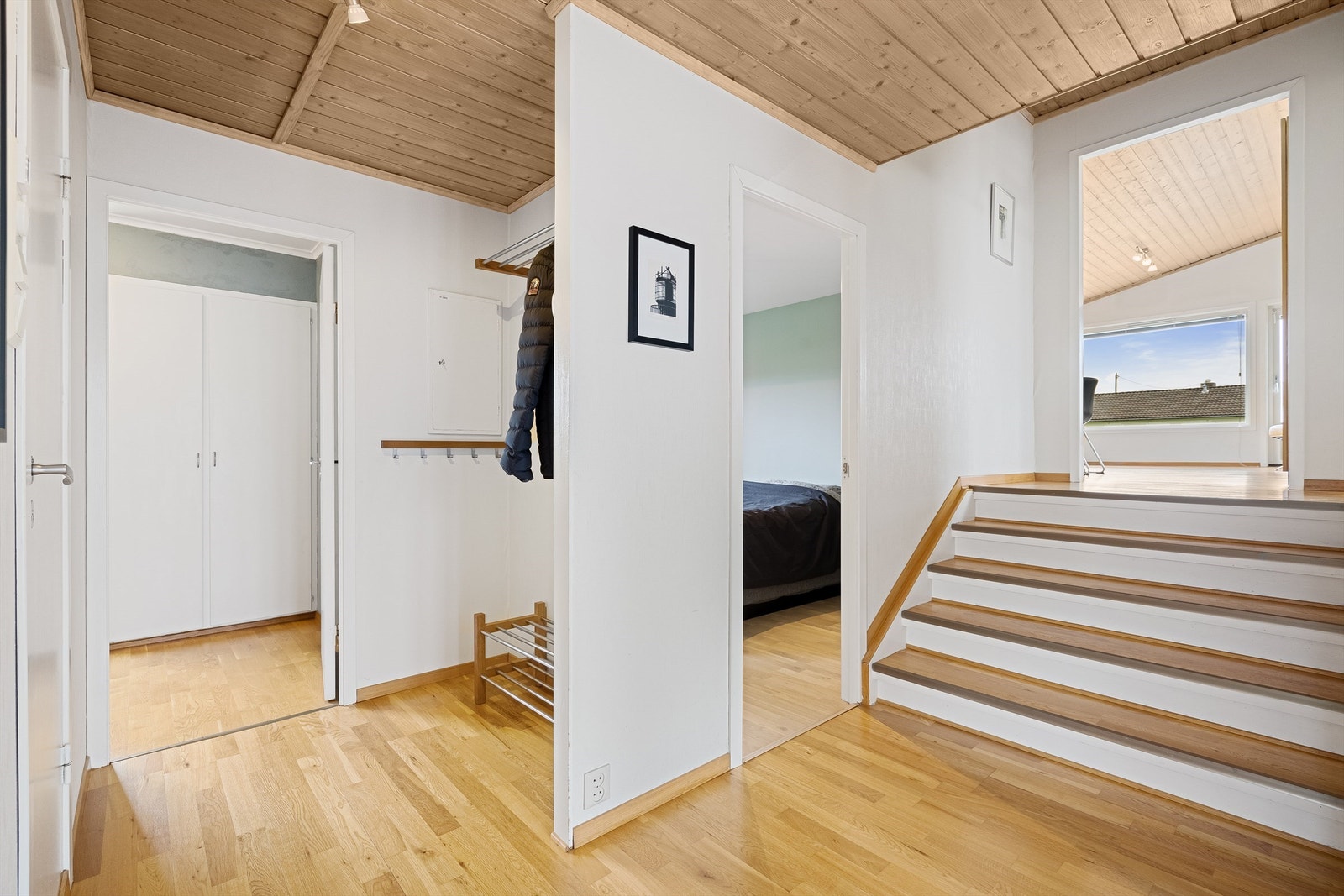 ELDRE BILDE! av gangen før oppussingen ble gjort. Når er det lagt nytt gulv og malt opp Galleribilde