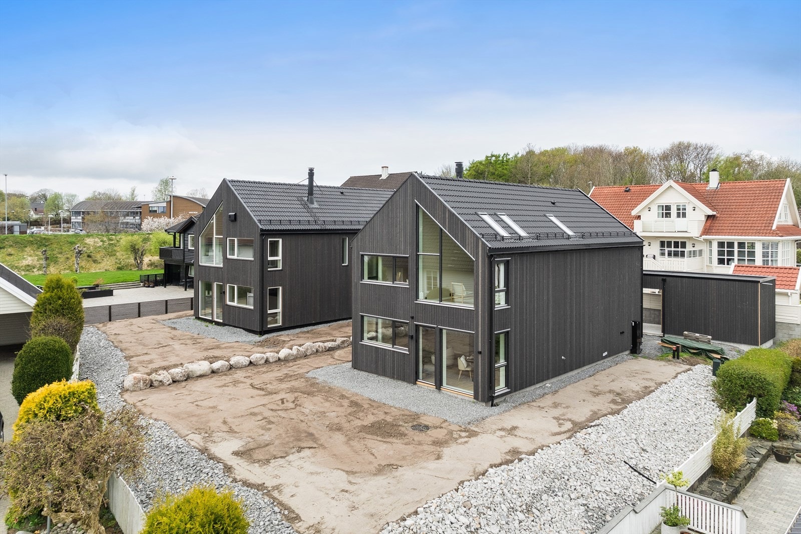 Lundsvågen 3B presenteres av Kristin Gåsland v/Proaktiv Eiendomsmegling. Galleribilde