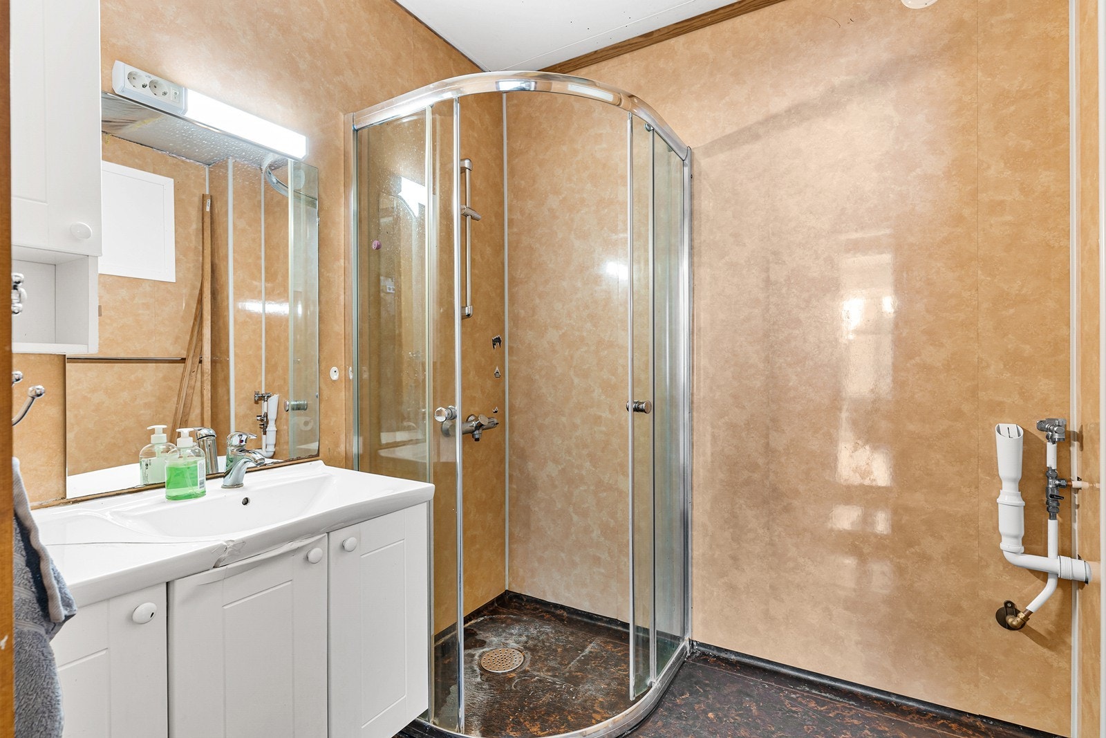 Baderommet ligger praktsik plassert i 1.etasje Galleribilde