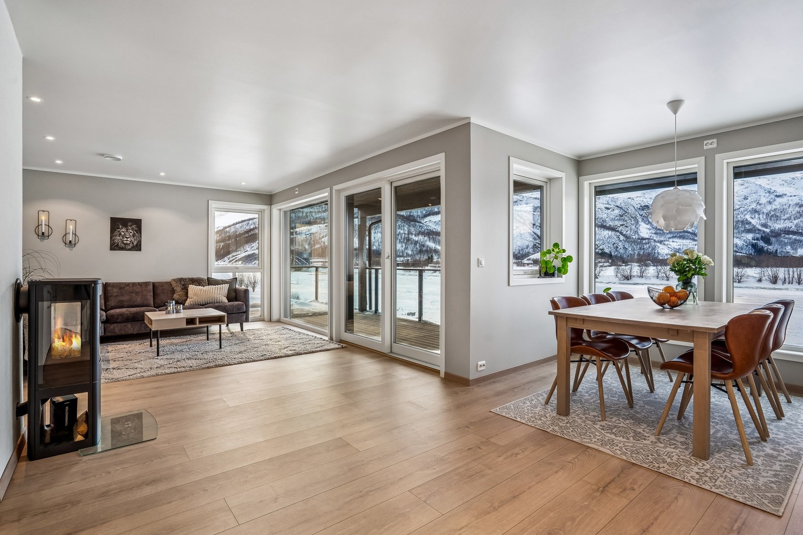 Stue og kjøkken Galleribilde