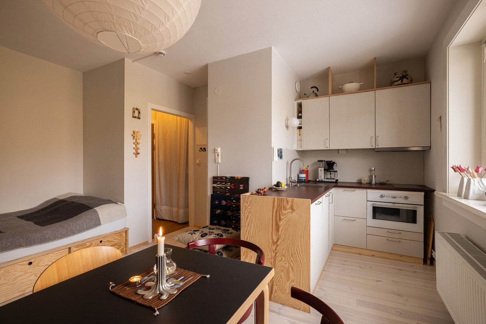 Arkitekttegnede detaljer for maksimal utnyttelse av arealet. Galleribilde