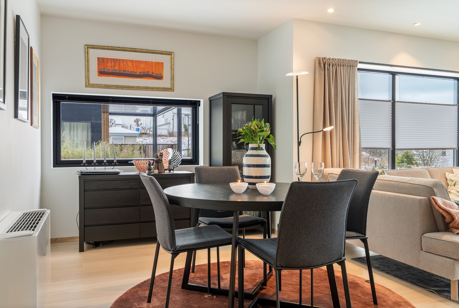 God plass til møblering av spisebordsgruppe. Galleribilde