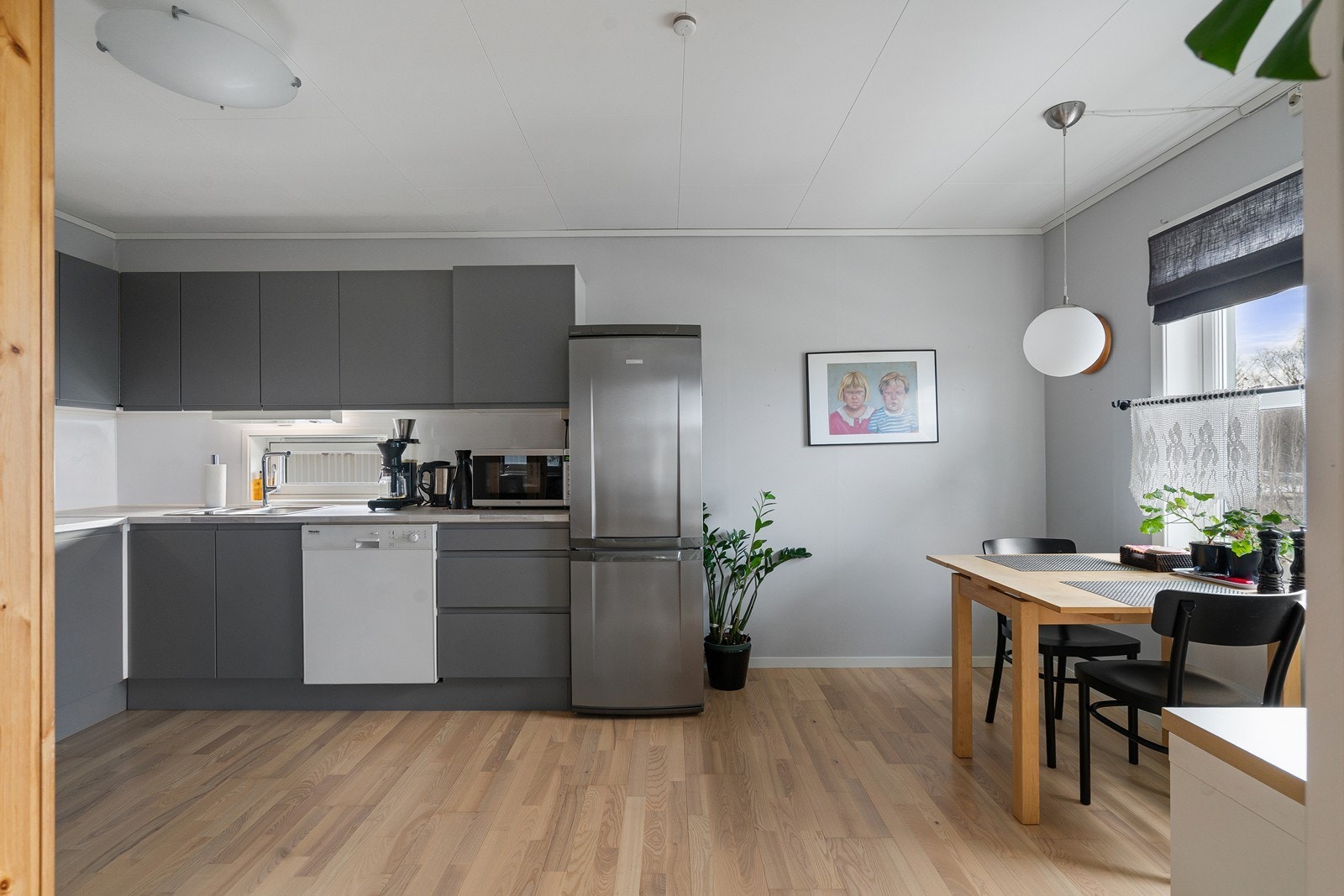 Stort flott kjøkken Galleribilde