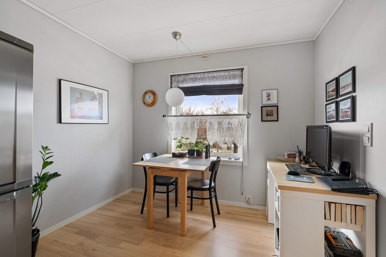 Kjøkken - tegnet inn i kommunen sine plantegninger at det er mulighet for et ekstra soverom Galleribilde