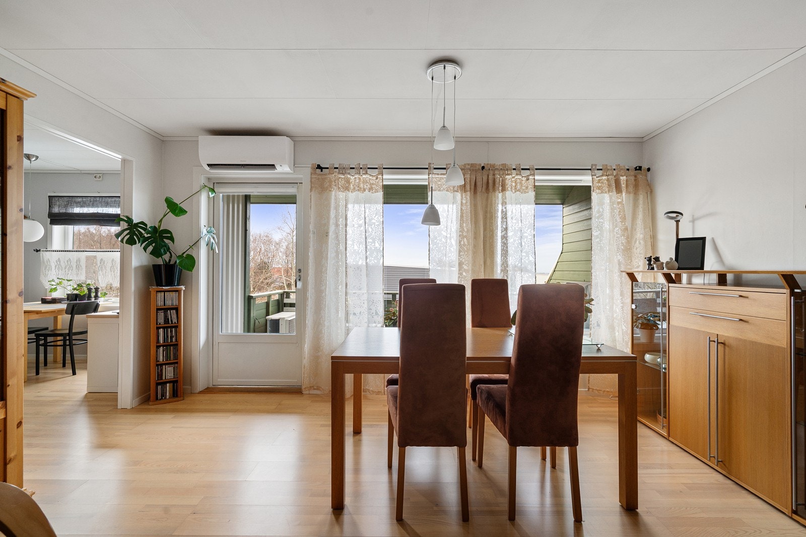 Stue med utgang til balkong Galleribilde