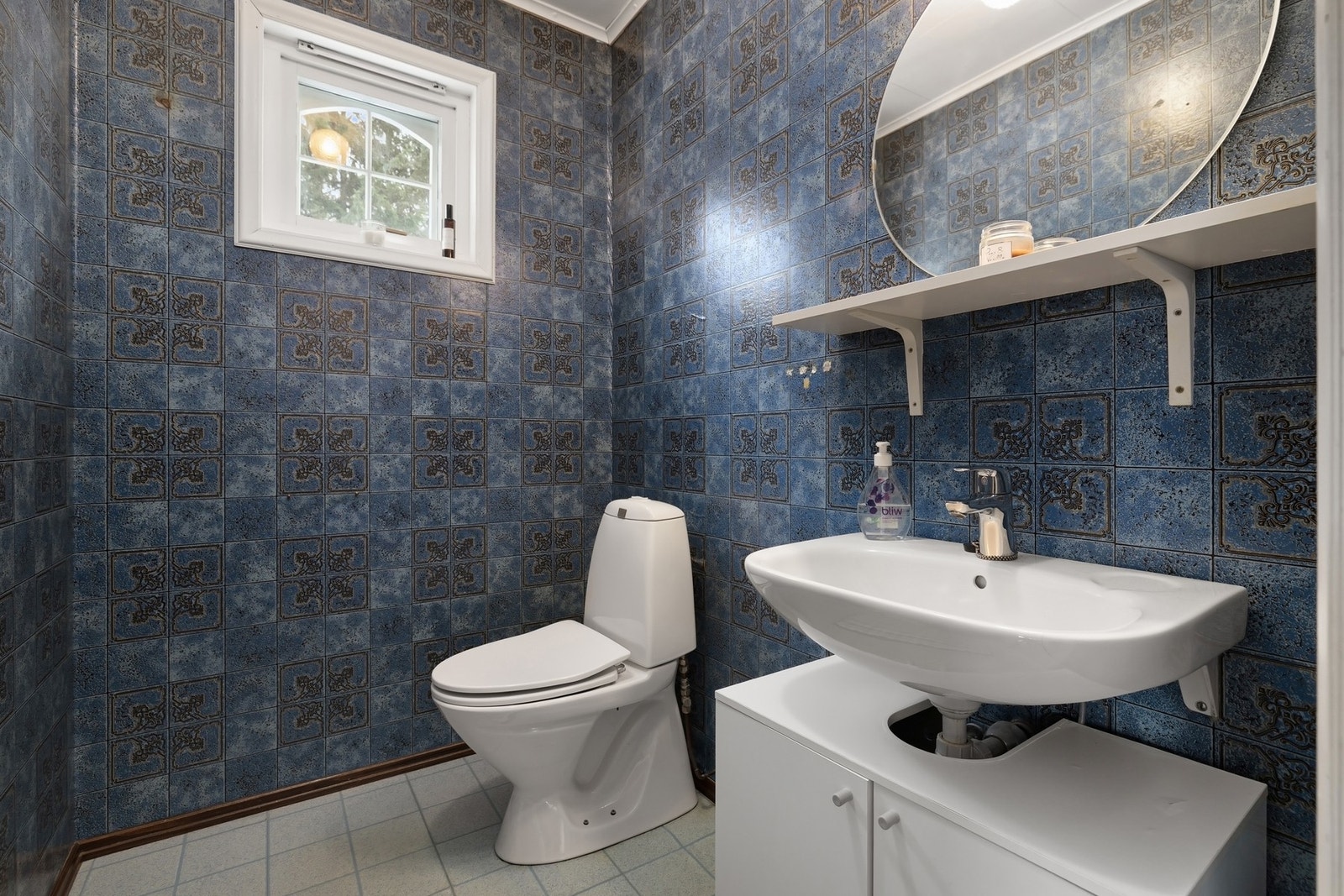 Ekstra toalett perfekt for gjester. Galleribilde