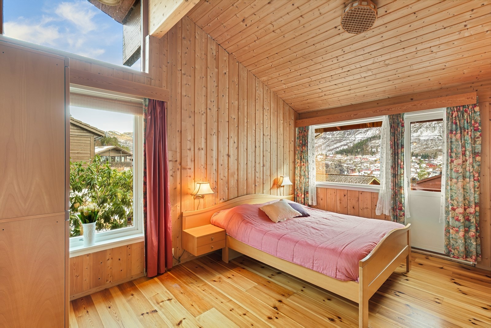 Etasjen inneholder to soverom av god størrelse Galleribilde