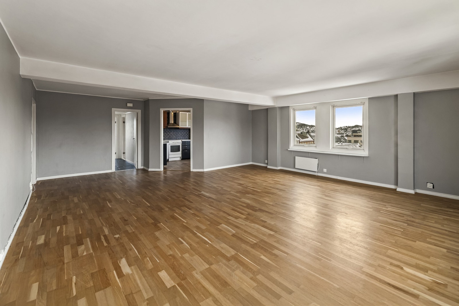 Plass til flere soner i den store stuen Galleribilde